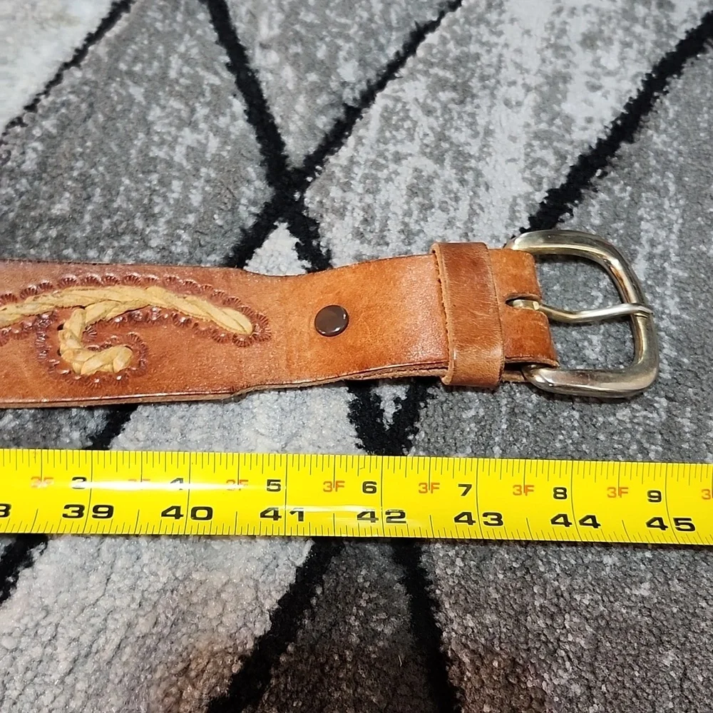 VINTAGE LEATHER HANDTOOLED BRAIDED-RASIED INLAY INTERCHANGEABLE WESTERN BELT